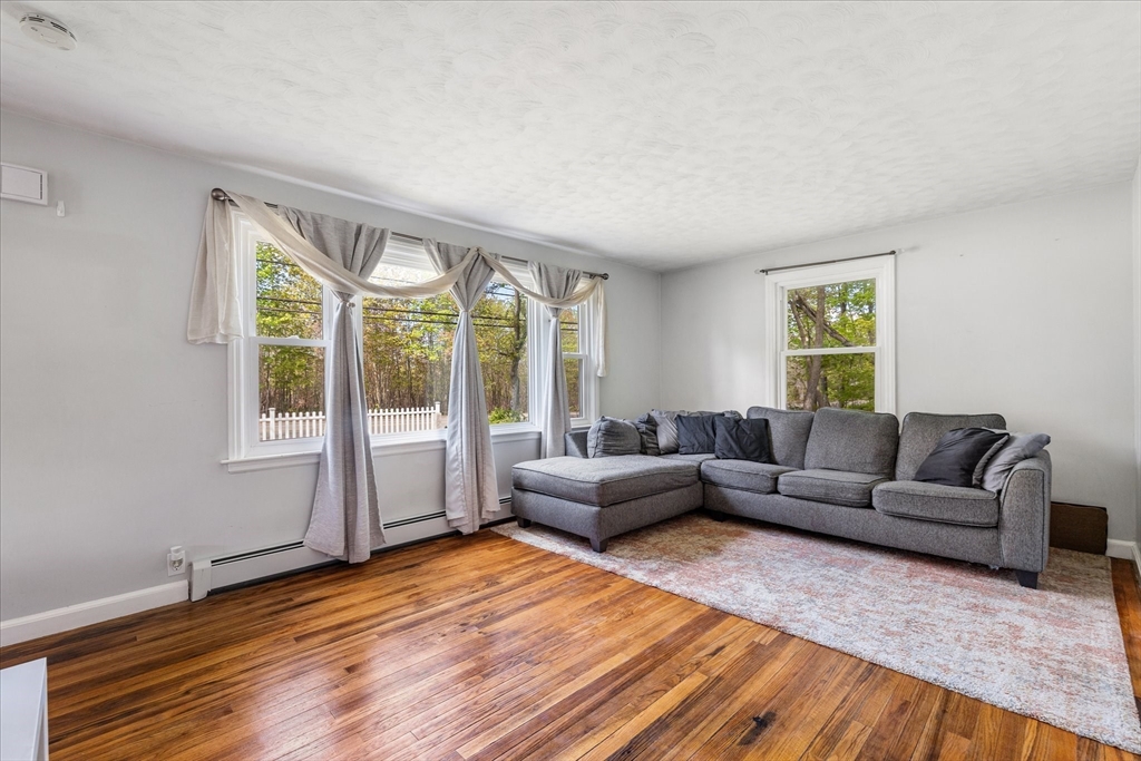 376 Pleasant St, Paxton, MA Photo #9