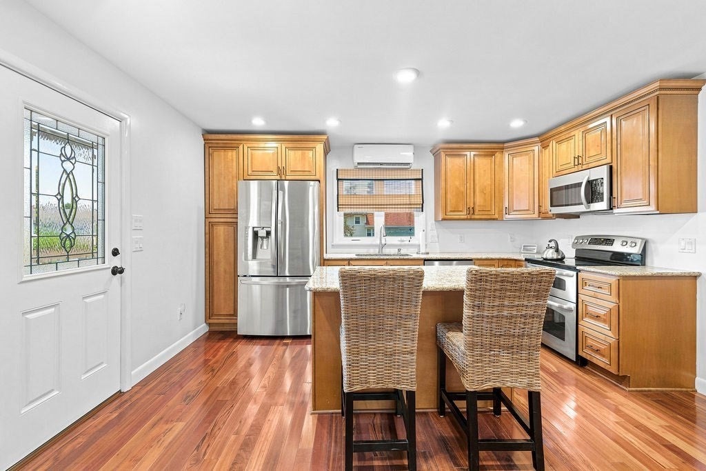 807 N Eastern Ave, Fall River, MA, 807 N Eastern Ave, Fall River, MA Photo #9