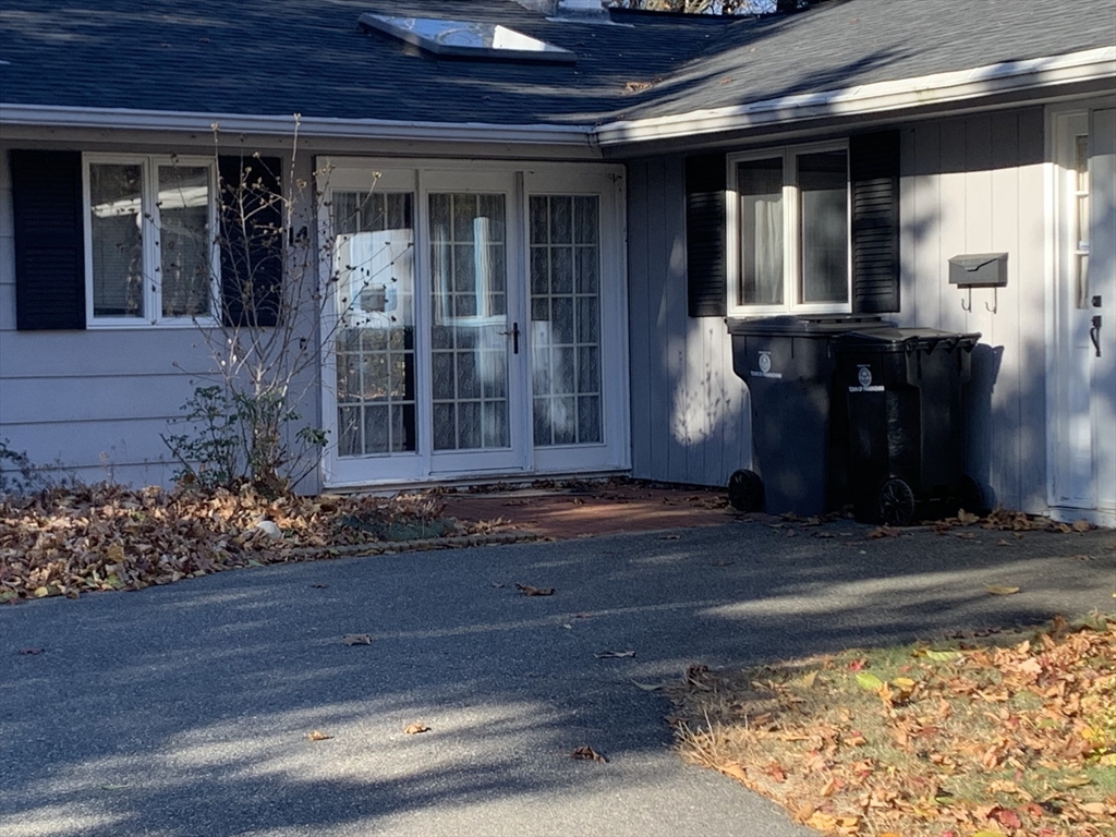 14 Eisenhower Rd