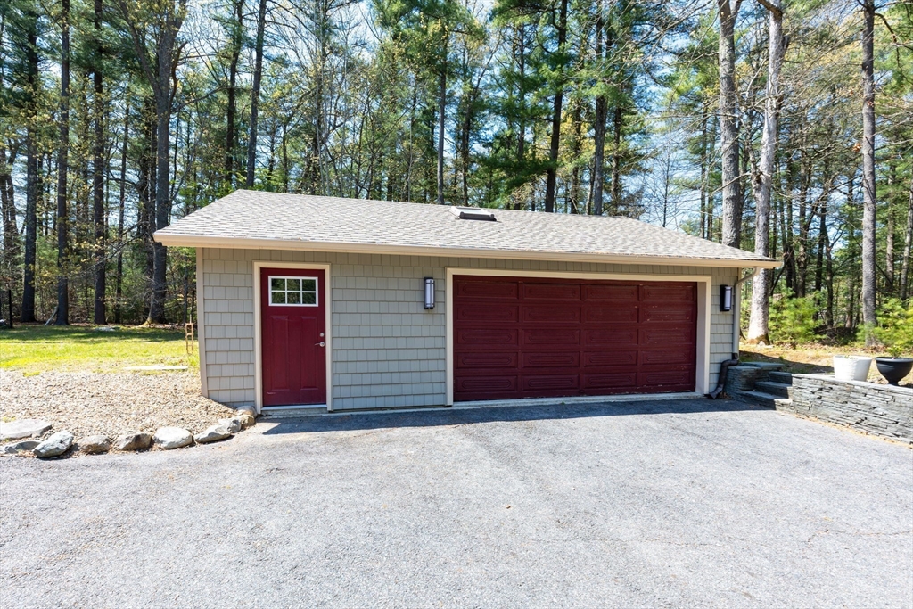 8 Dunham Rd