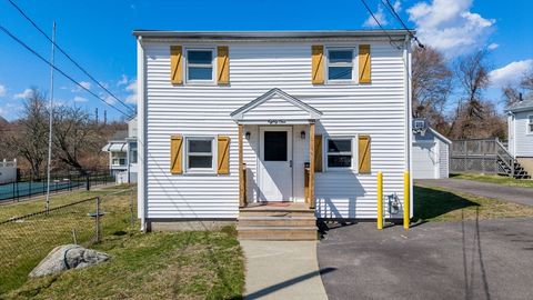 81 Perkins St Somerset MA 02725