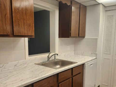 55 Greentree Ln 27 Weymouth MA 02190