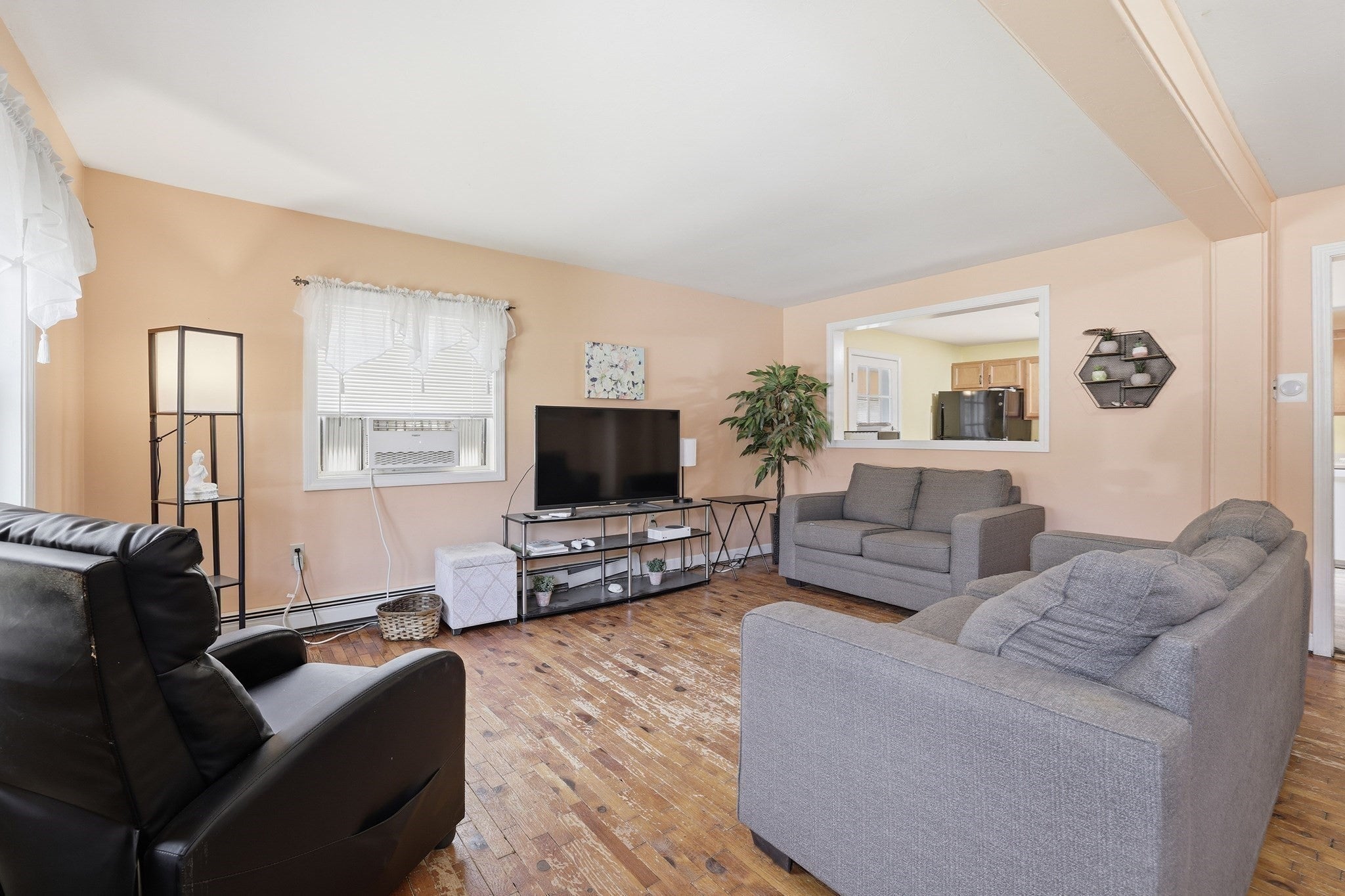 90 Loring Ave