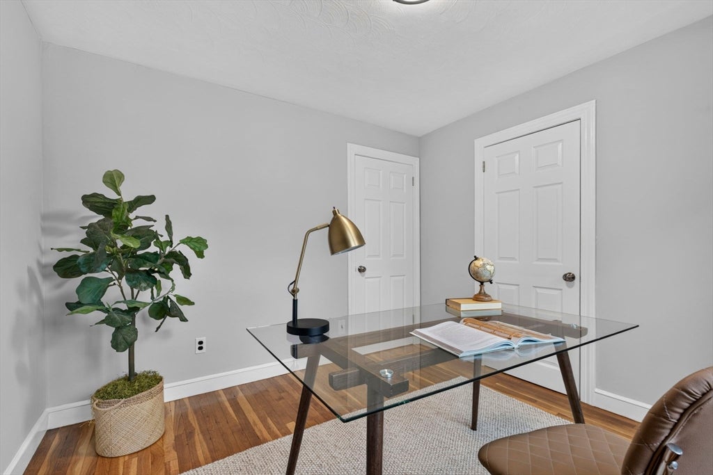 25 Gray Ter, Bedford, MA Photo #21