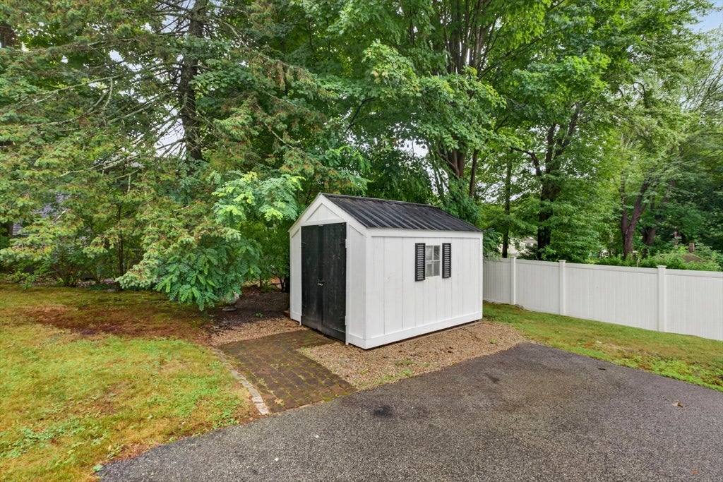 25 Gray Ter, Bedford, MA Photo #39