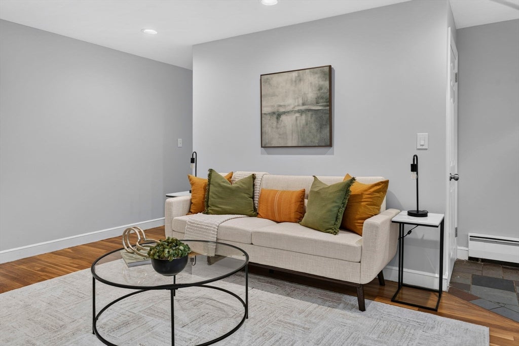 25 Gray Ter, Bedford, MA Photo #10