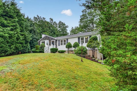Photo of 25 Gray Ter, Bedford, MA 01730 (MLS # 73558300)