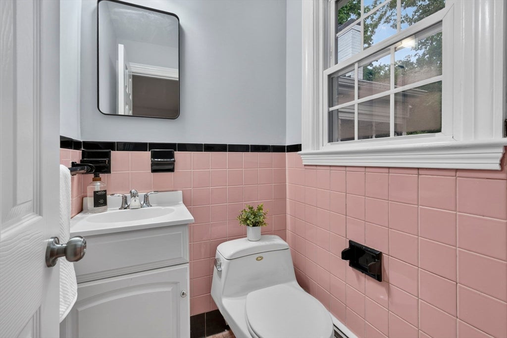 25 Gray Ter, Bedford, MA Photo #27