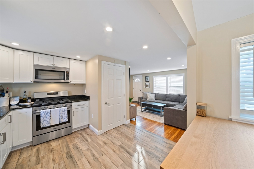 27 Hallron St