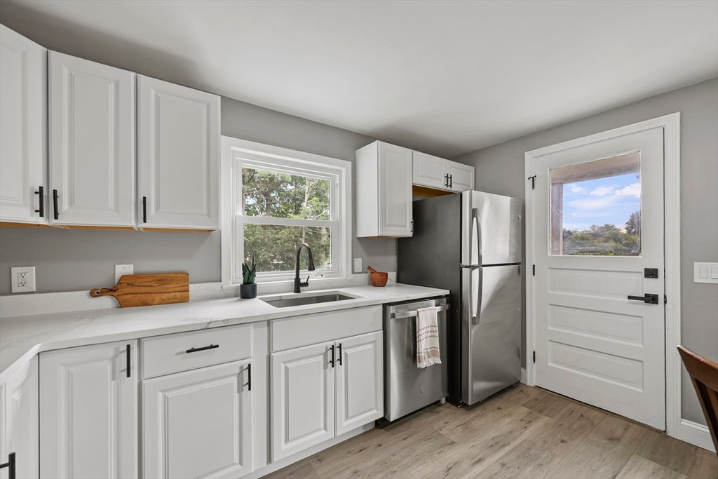 140 Cole Ave, Pittsfield, MA, 140 Cole Ave, Pittsfield, MA Photo #9