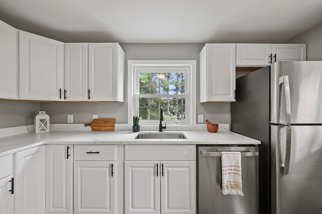 140 Cole Ave, Pittsfield, MA, 140 Cole Ave, Pittsfield, MA Photo #10