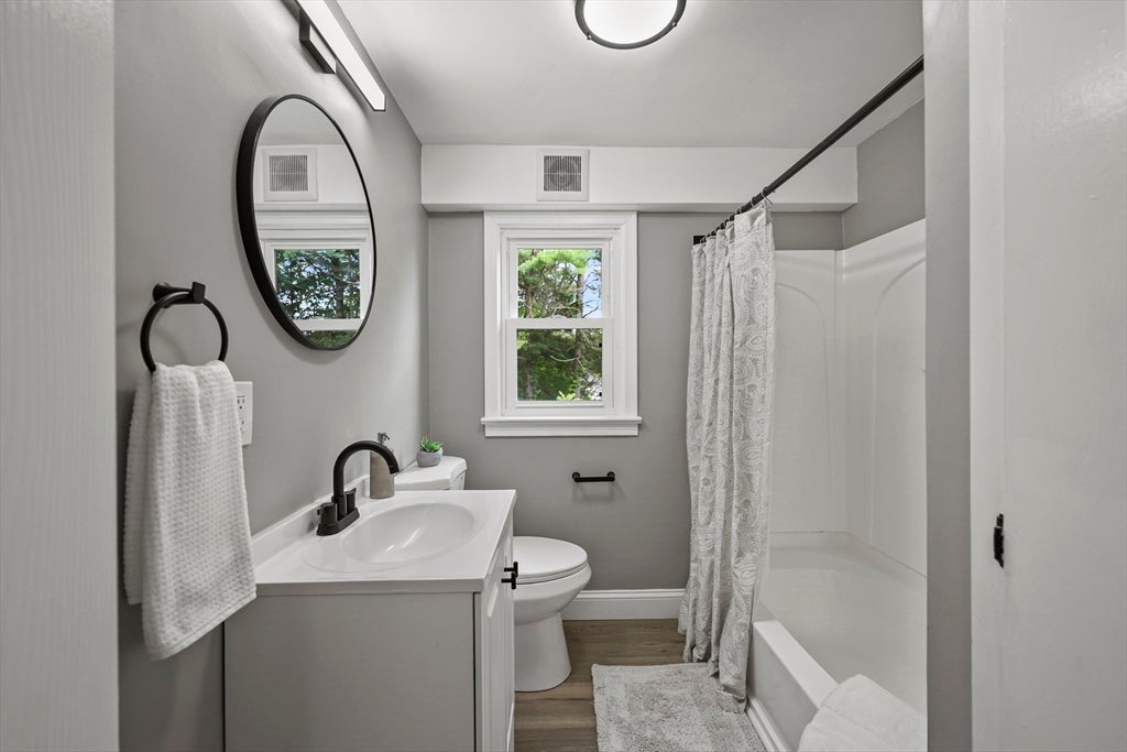140 Cole Ave, Pittsfield, MA, 140 Cole Ave, Pittsfield, MA Photo #17