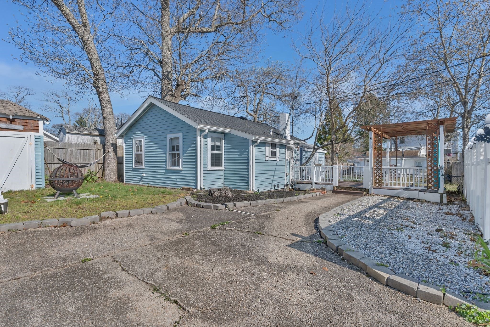 10-R Barnes St