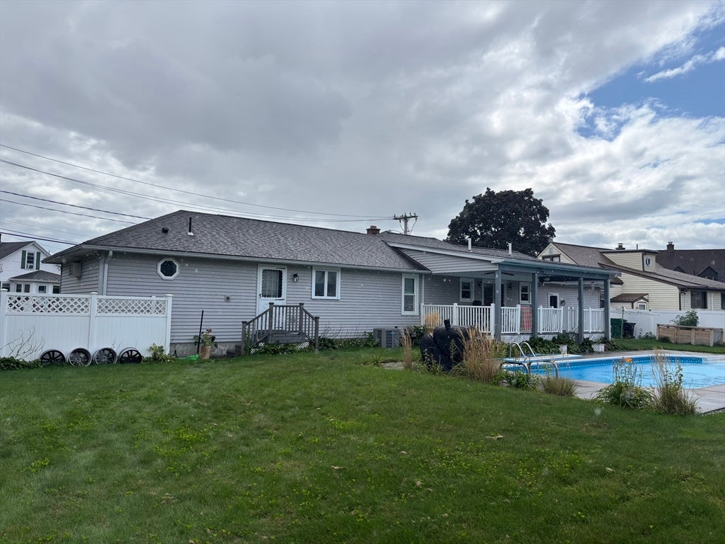 16 Kaveney St, Chicopee, MA Photo #11