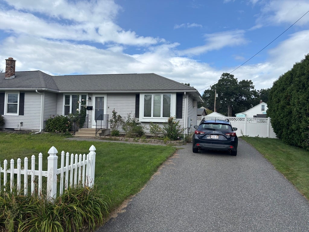 16 Kaveney St, Chicopee, MA Photo #5