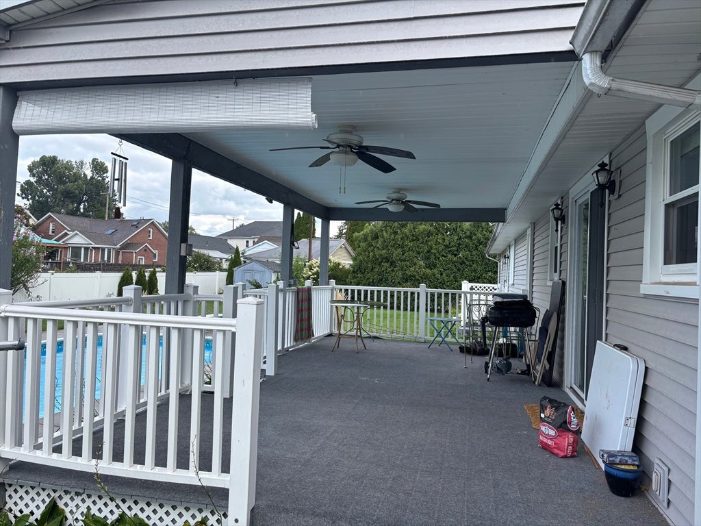 16 Kaveney St, Chicopee, MA Photo #6