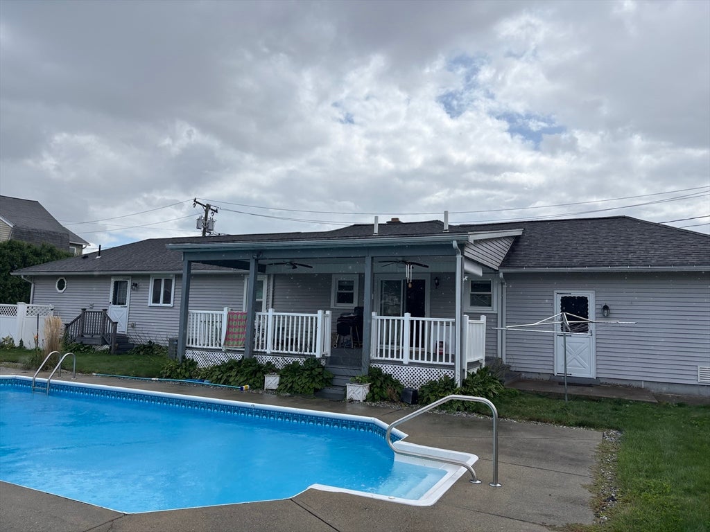 16 Kaveney St, Chicopee, MA Photo #9