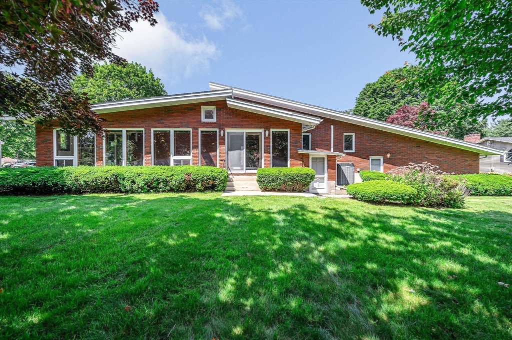 9 Seneca Drive