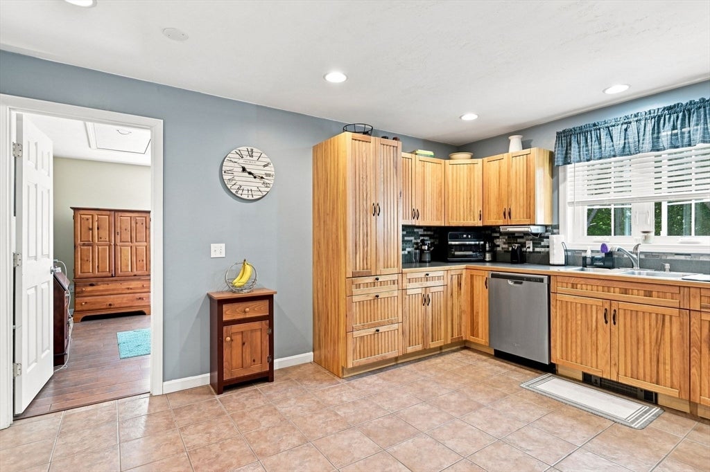 61 Breakneck Rd, Sturbridge, MA, 61 Breakneck Rd, Sturbridge, MA Photo #32