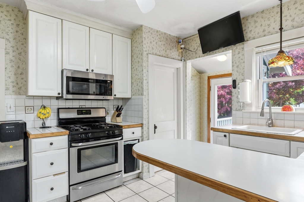 48 Thelma Ave, Somerset, MA Photo #15