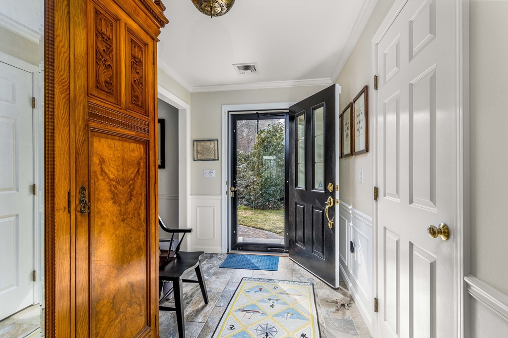 218 Oakmont Rd