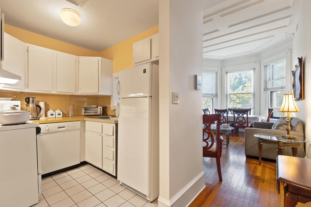 298 Commonwealth Ave 201