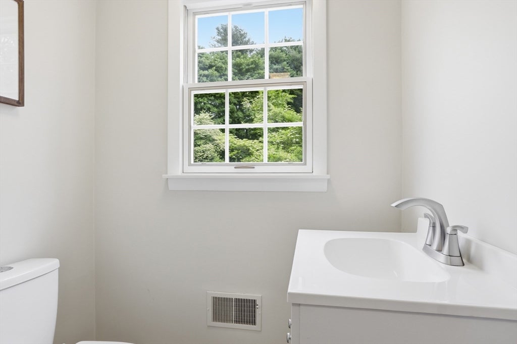 106 Concord Rd, Bedford, MA, 106 Concord Rd, Bedford, MA Photo #13