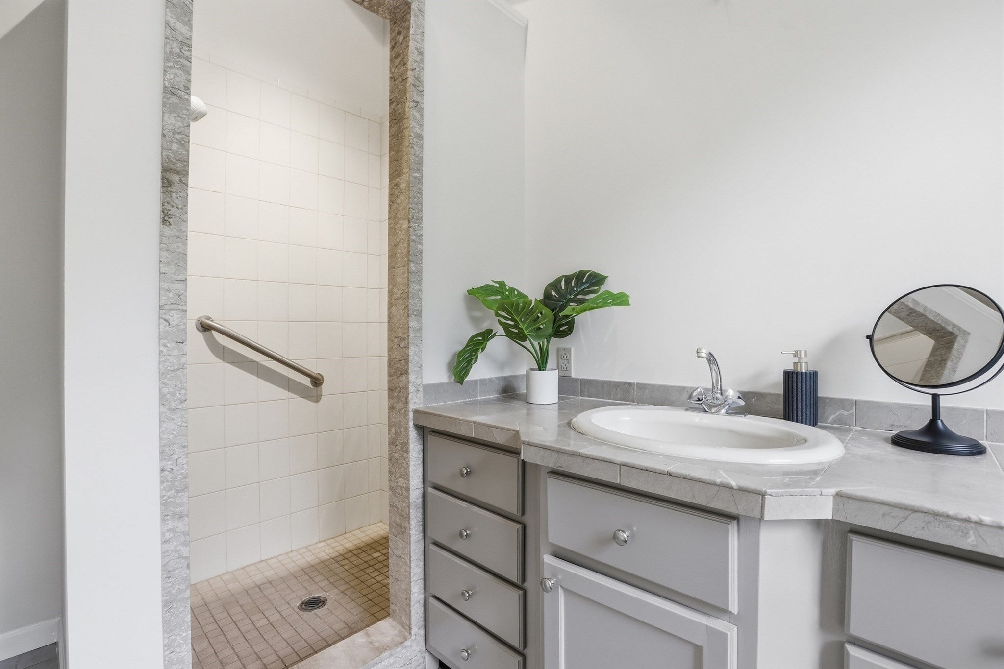 106 Concord Rd, Bedford, MA, 106 Concord Rd, Bedford, MA Photo #22