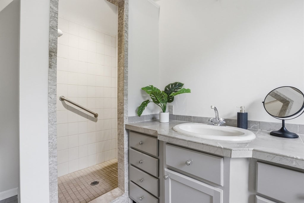 106 Concord Rd, Bedford, MA, 106 Concord Rd, Bedford, MA Photo #22