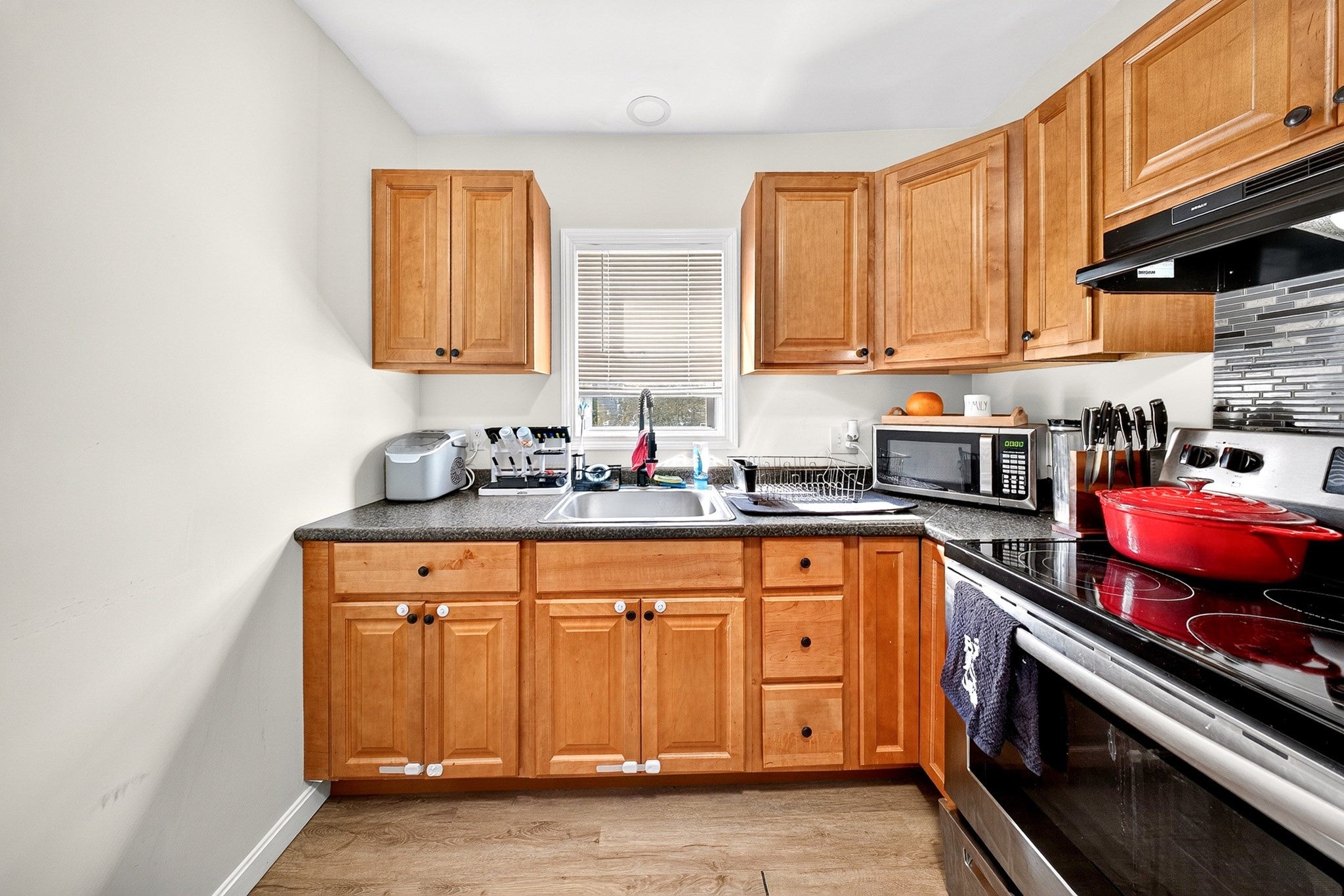 16 Murray St, Fall River, MA Photo #13