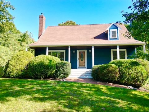128 Pine Mountain Dr Plymouth MA 02360