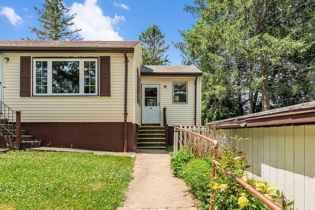 90 Towtaid St