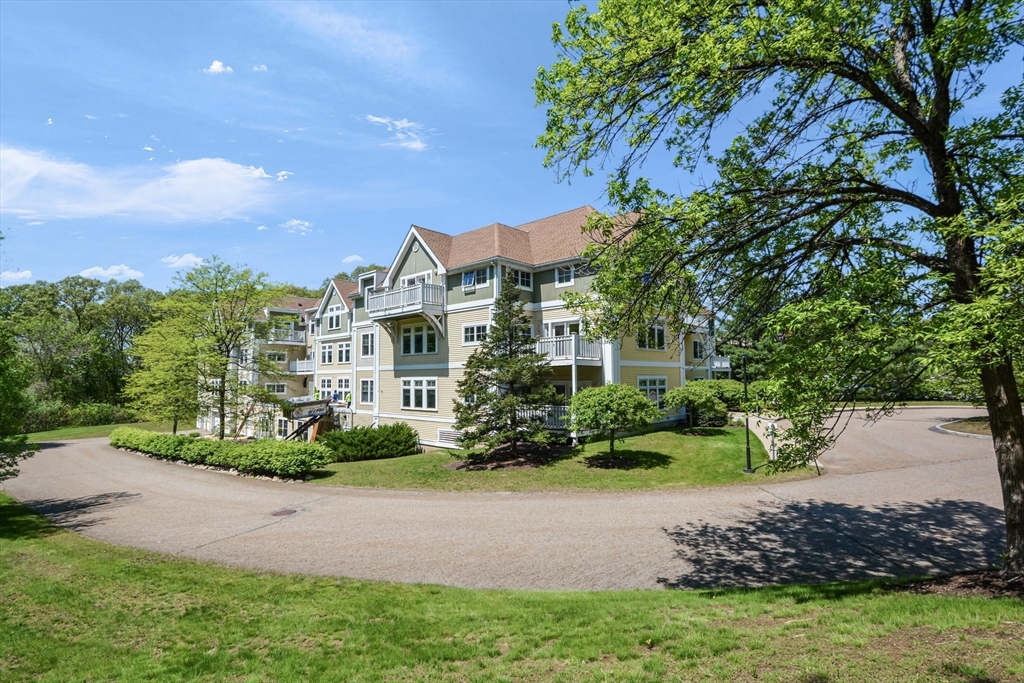 6 Green Way 305