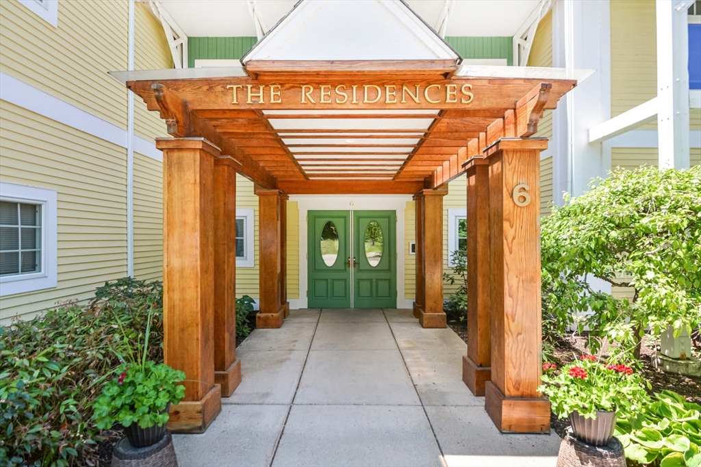 6 Green Way 305