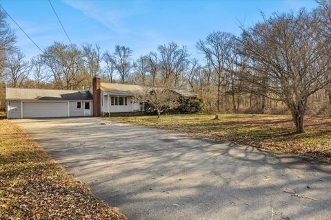 203 Hornbine Rd Swansea MA 02777