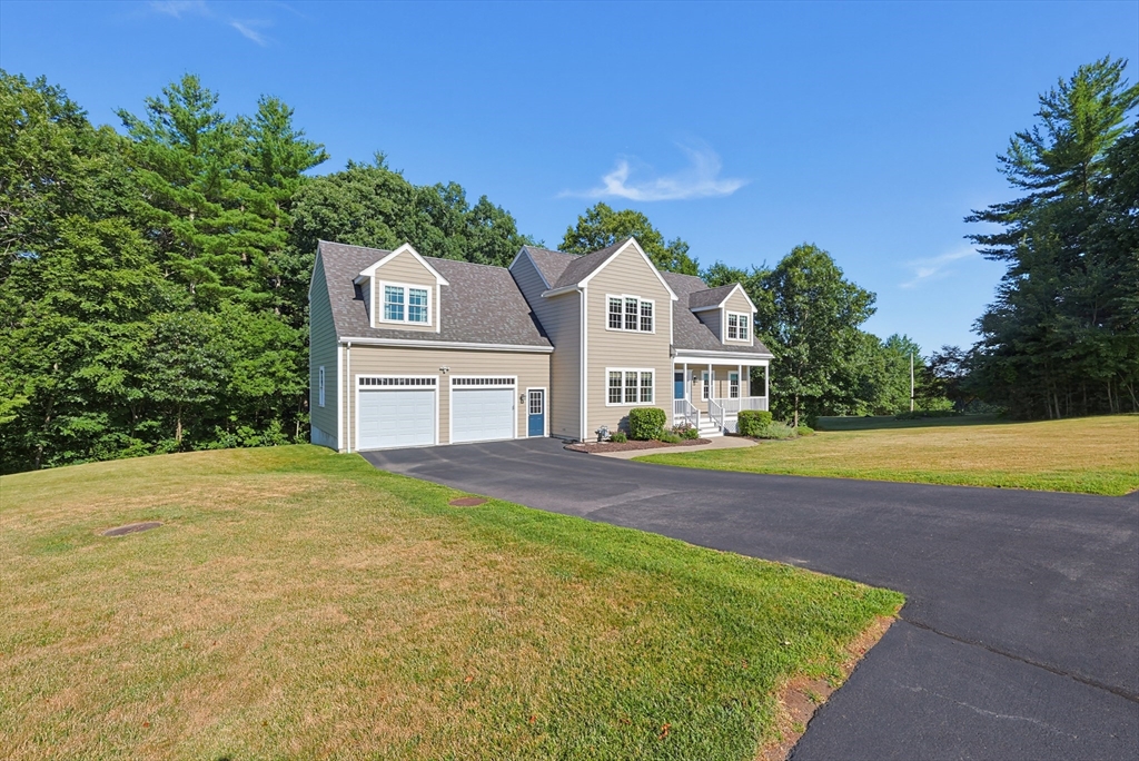 7 Hayden Ln