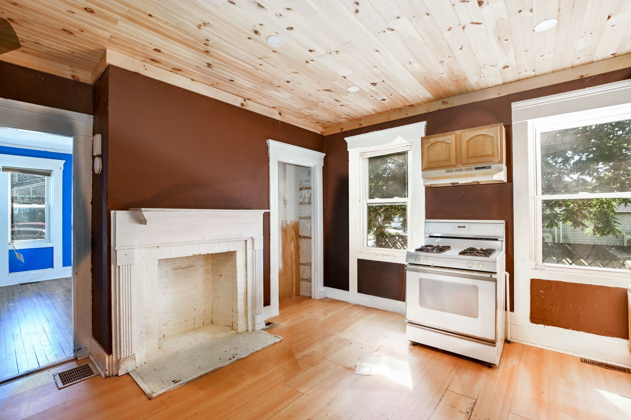 309 Cottage St, New Bedford, MA Photo #9