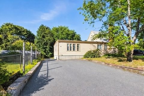 Photo of 28 Edgeworth St #2, Weymouth, MA 02169 (MLS # 73479349)