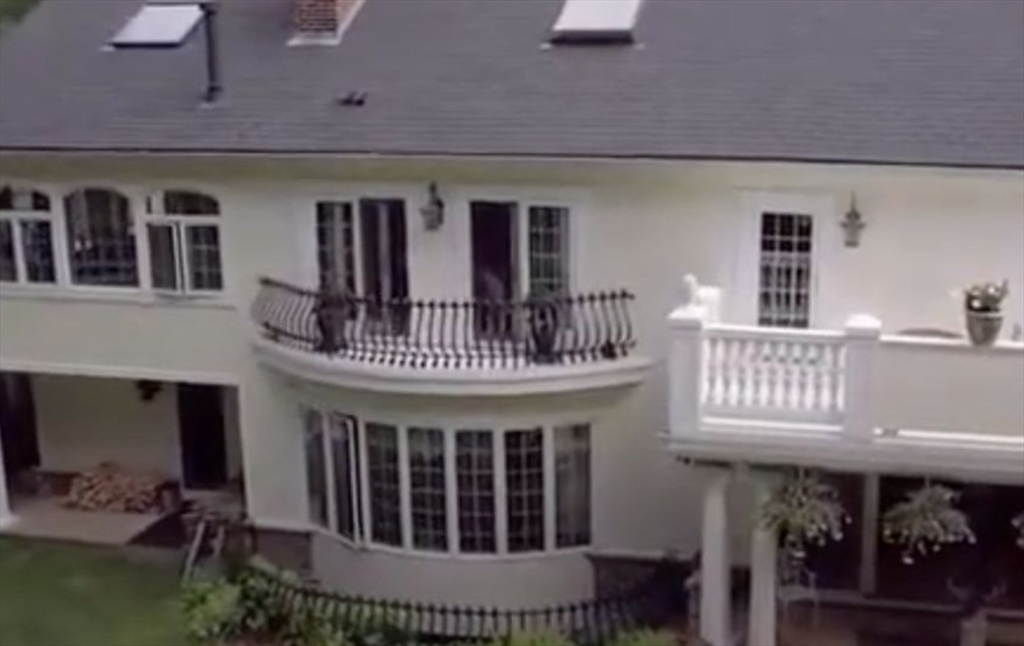 87 East Holland Road