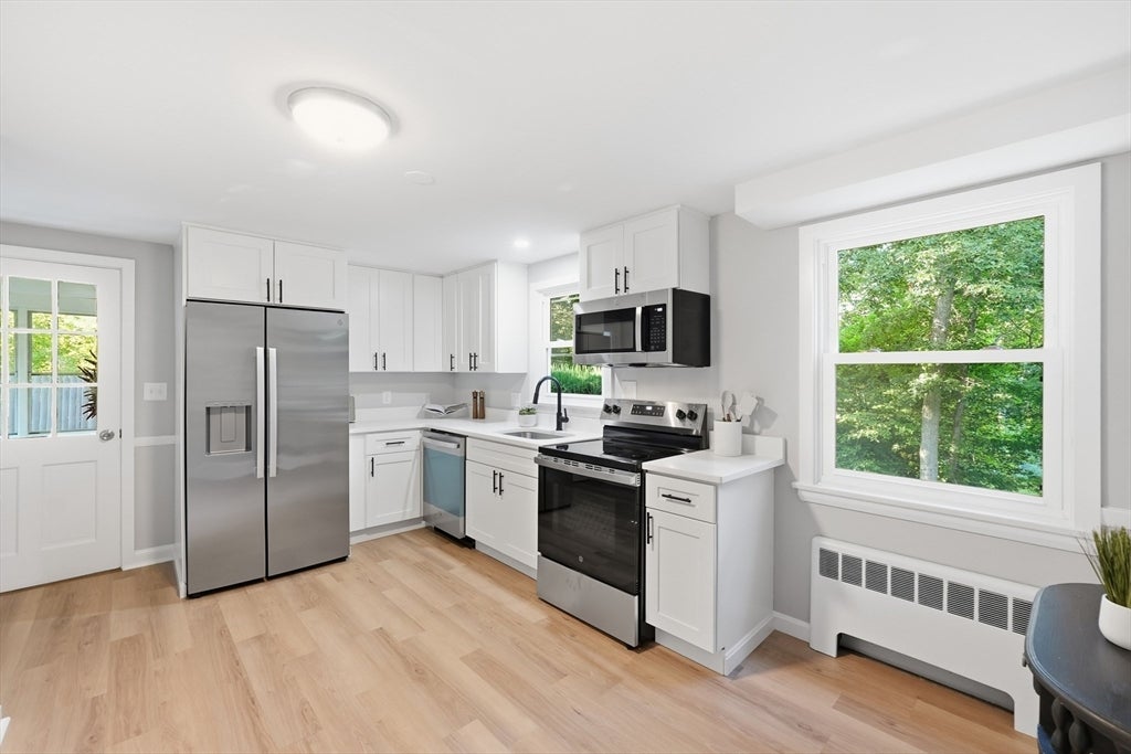 28 Mulberry Ln, Ashland, MA Photo #9