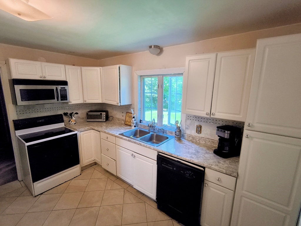 4 Pleasant St