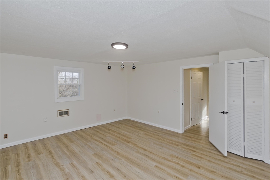 192 Gardens Dr, Springfield, MA Photo #24