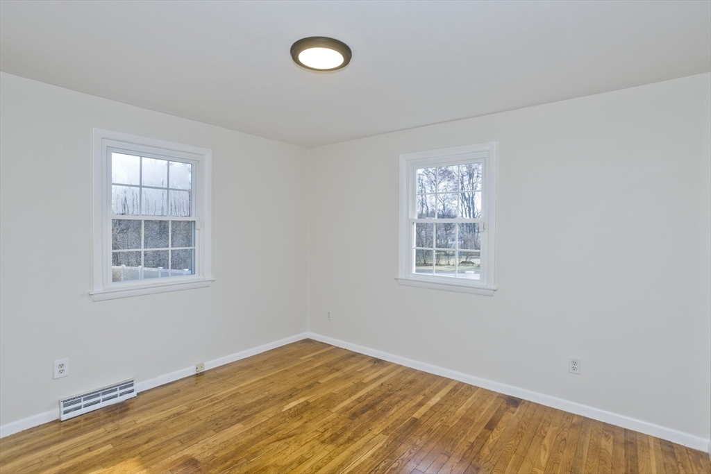 192 Gardens Dr, Springfield, MA Photo #17