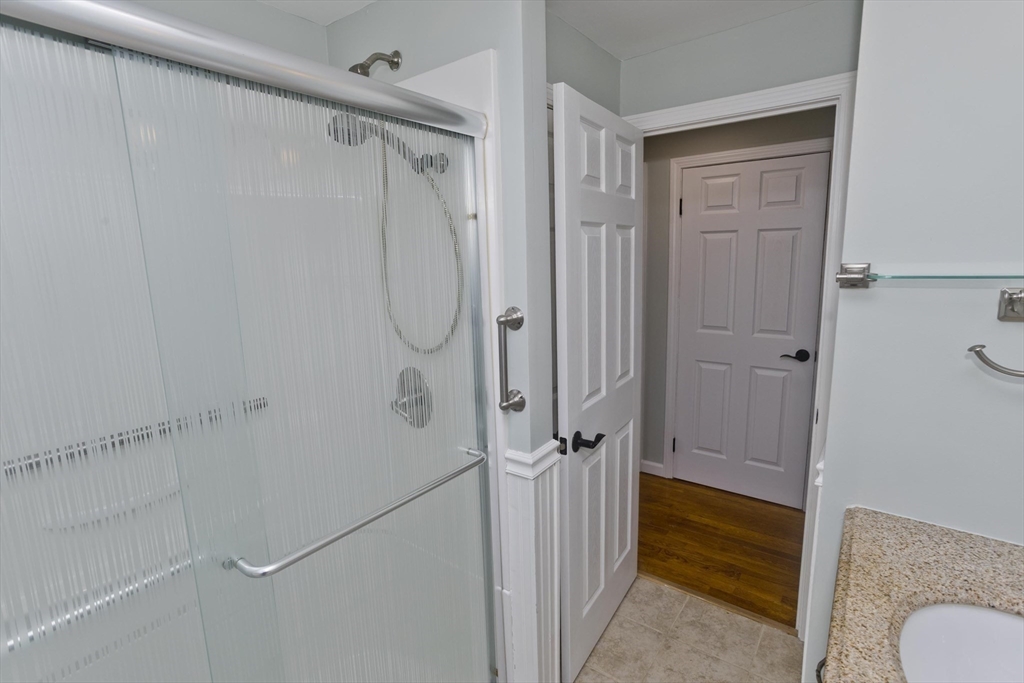 192 Gardens Dr, Springfield, MA Photo #22