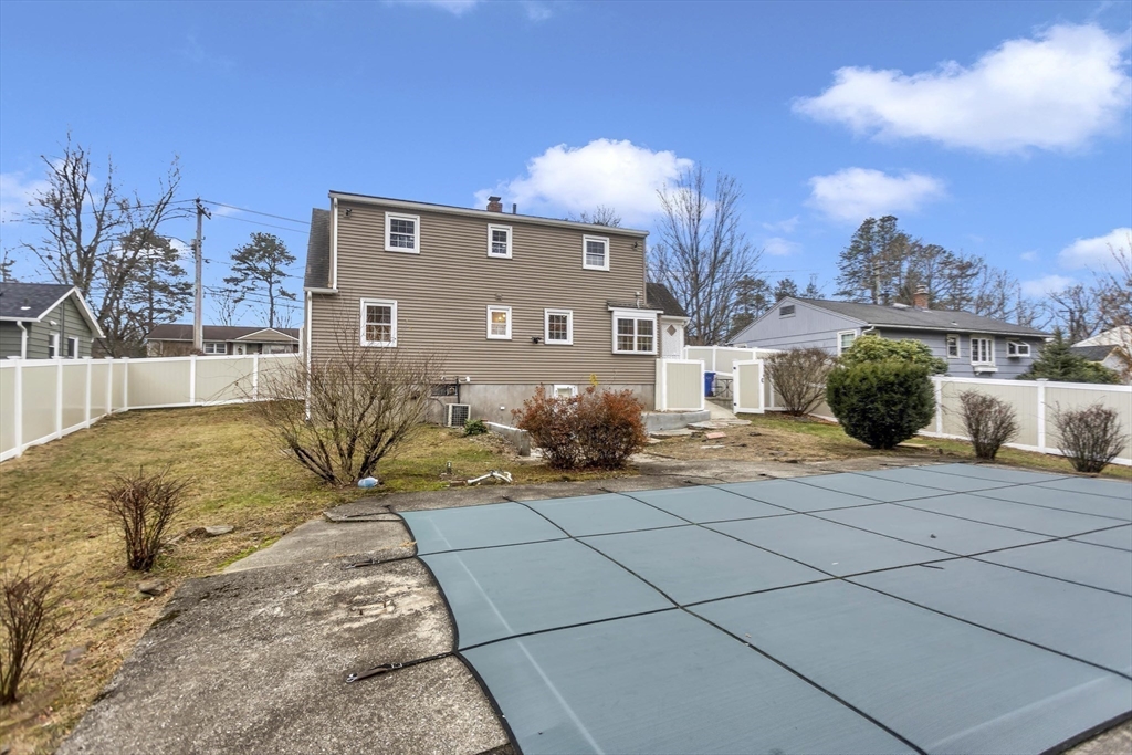 192 Gardens Dr, Springfield, MA Photo #33