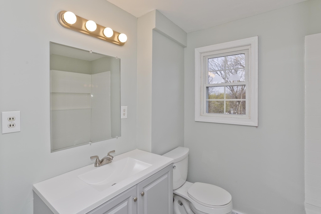 192 Gardens Dr, Springfield, MA Photo #28