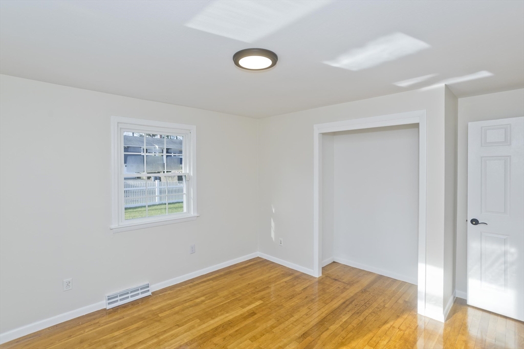192 Gardens Dr, Springfield, MA Photo #16