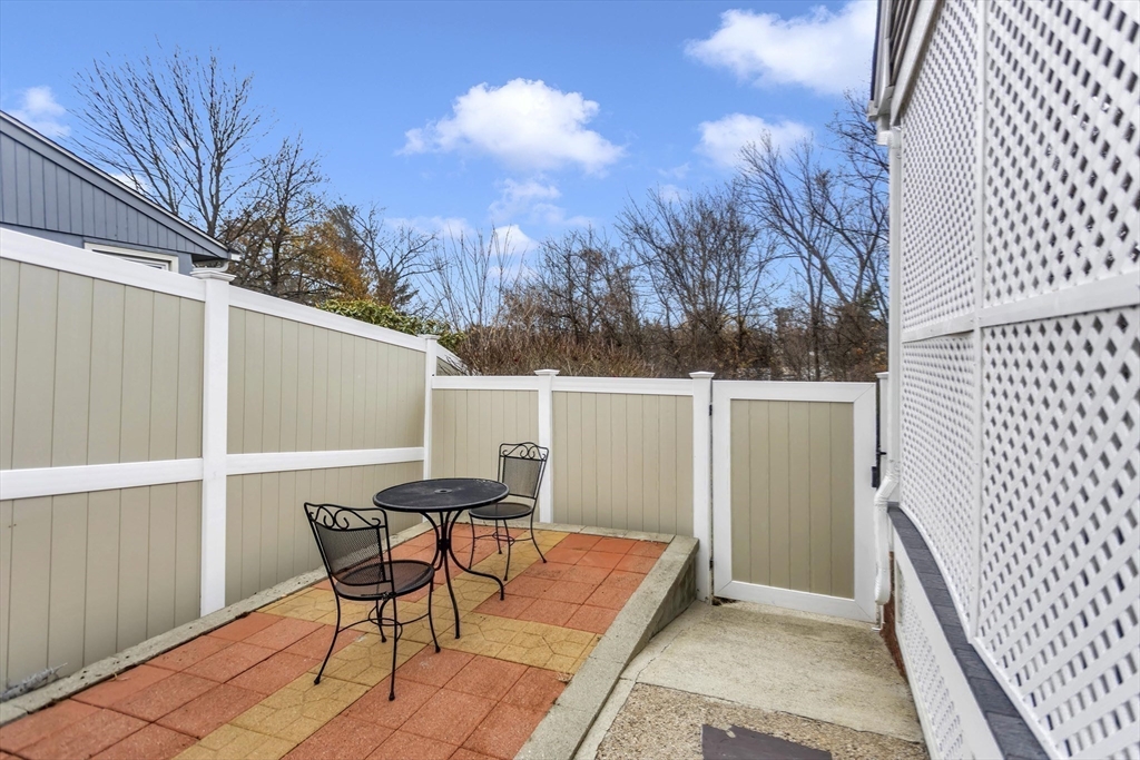 192 Gardens Dr, Springfield, MA Photo #31