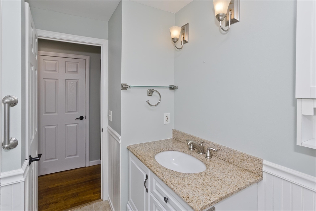 192 Gardens Dr, Springfield, MA Photo #21