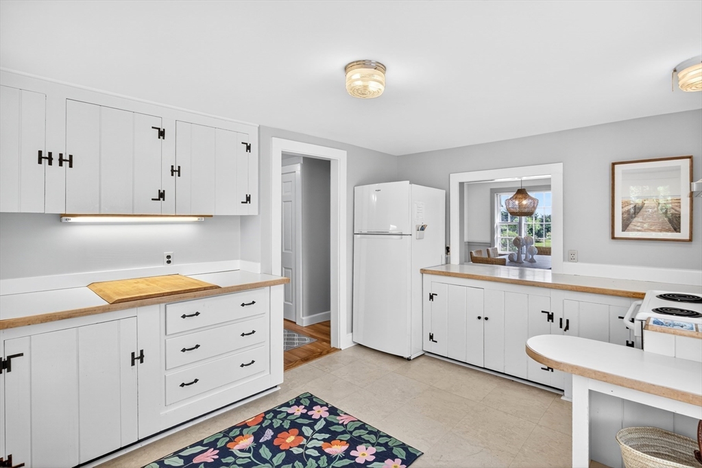 Harwich, Massachusetts 02671, United States, 4 Bedrooms Bedrooms, ,2 BathroomsBathrooms,Residential,Active,170610